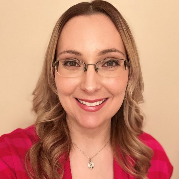 Meet your Posher, Christy - Picture 1 of 3